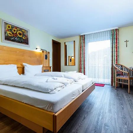 Freihof Szálloda 3*